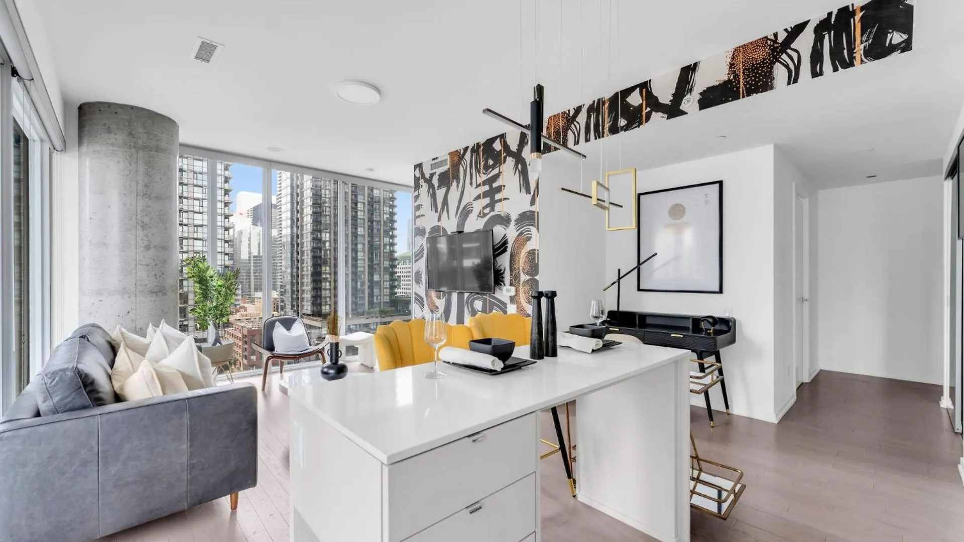 Bespoke 1Br Suite Entertainment District Toronto Apartment