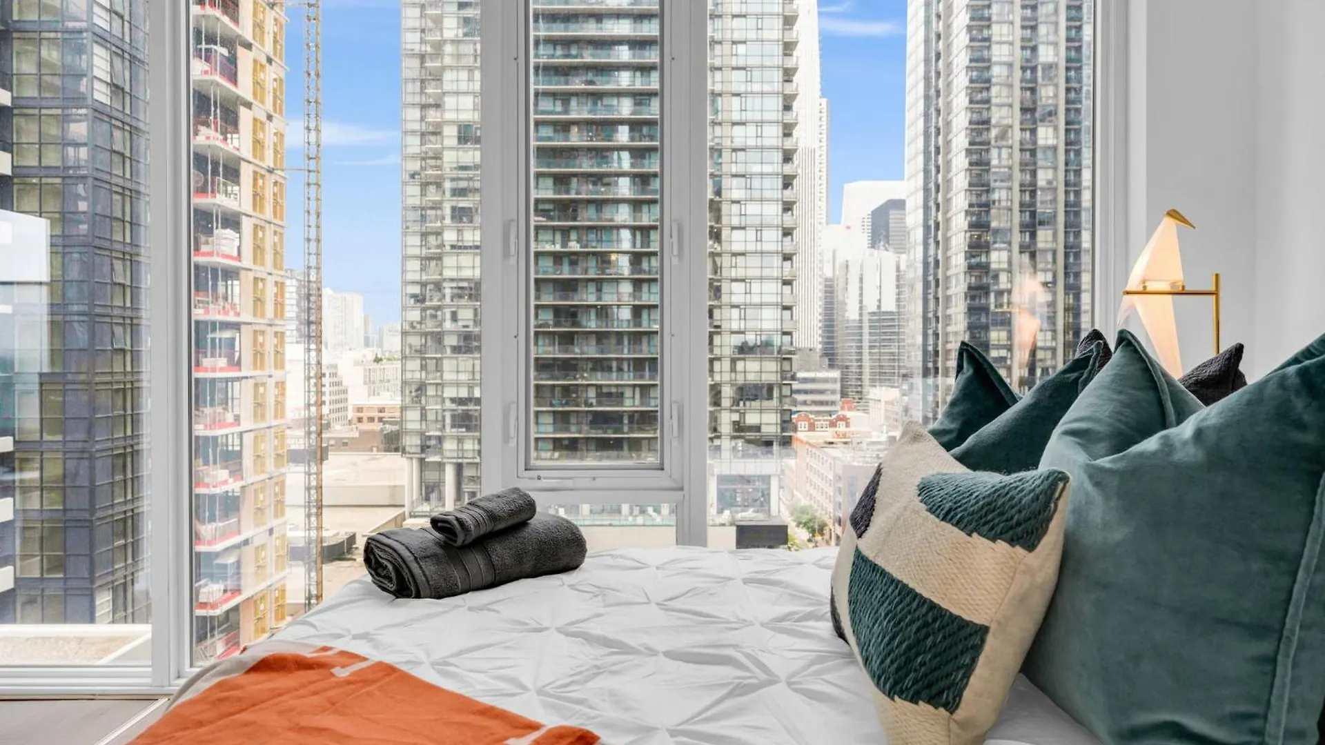 Bespoke 1Br Suite Entertainment District Toronto