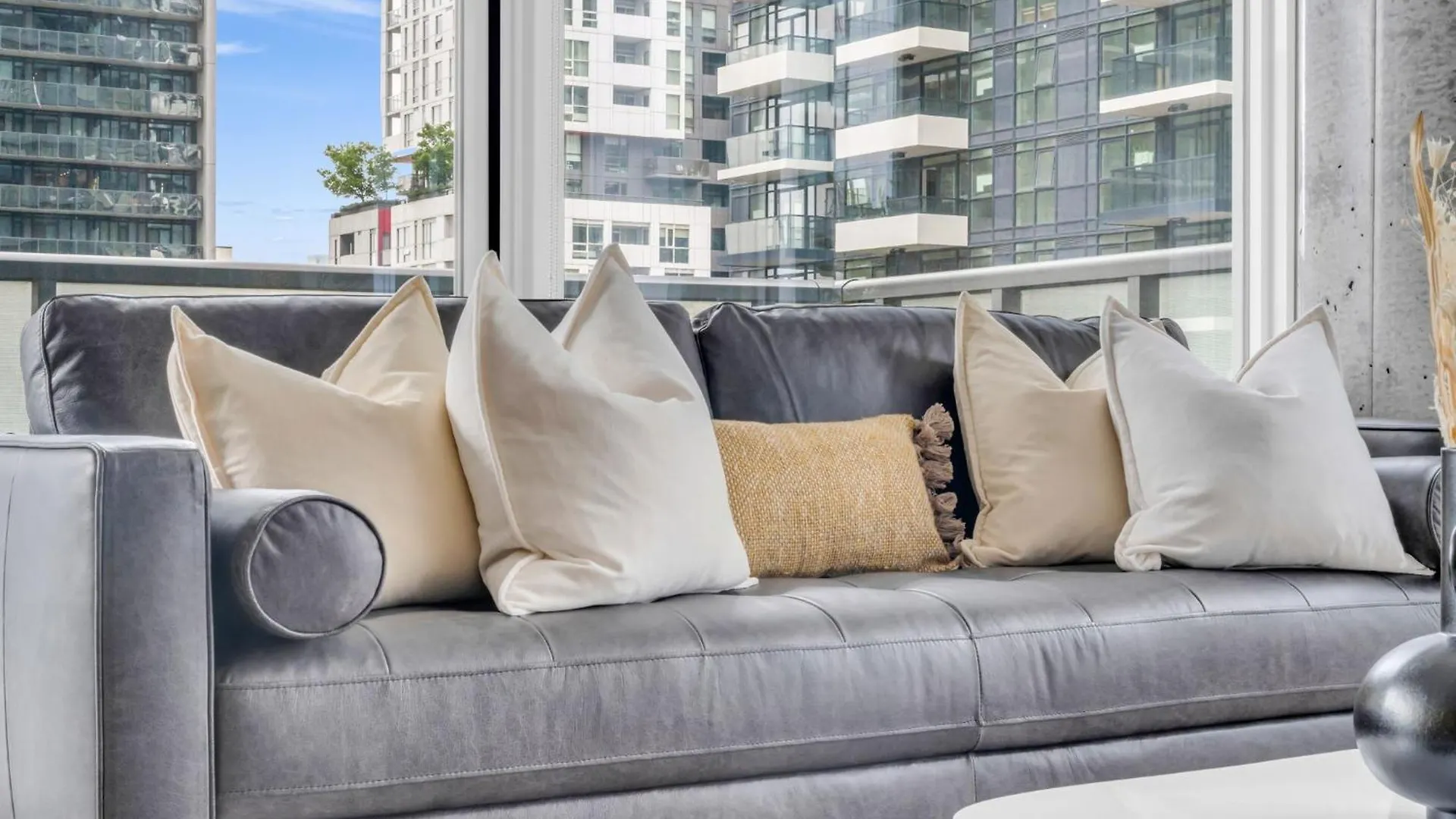 Apartment Bespoke 1Br Suite Entertainment District Toronto